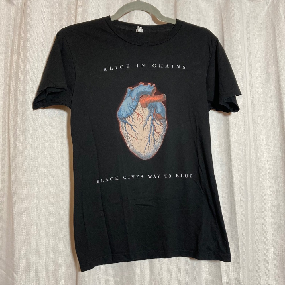 Alice In Chains 2010 Black Gives Way to Blue Tour T-Shirt Black S Heart Graphic